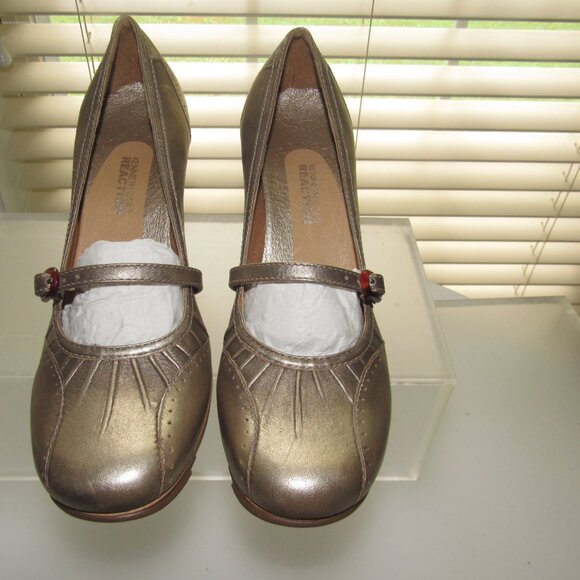 Kenneth Cole Reaction "Cede the Way" Bronze Wedge Heels Size 8 | Mary Jane - Picture 2 of 6
